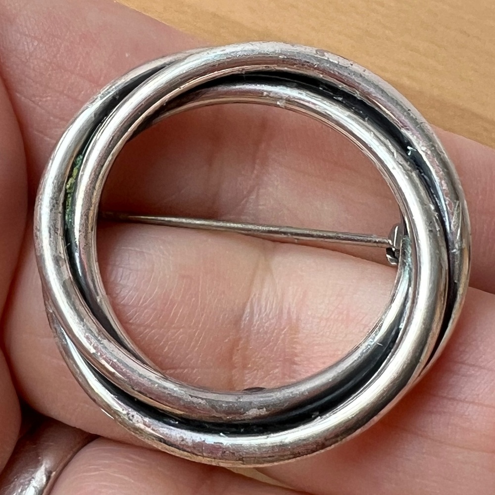 VINTAGE DESIGNER BEAUCRAFT STERLING SILVER KNOT BROOCH PIN MODERNIST SLEEK